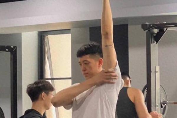 格兰 今晚突发情况打乱球队部署 但我相信最终赢得系列赛的一定是北控 沈梓捷 格兰 今晚突发情况打乱球队部署 但我相信最终赢得系列赛的一定是北控 沈梓捷