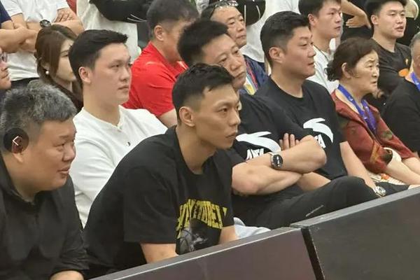 新赛季正式开打 荷花战神却悄悄转型男篮 cba联赛 新赛季正式开打 荷花战神却悄悄转型男篮 cba联赛