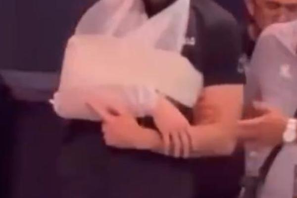 亚一控 被许钟豪撞伤的阿拉基自宣接受手术 赛季报销 亚洲杯 亚一控 被许钟豪撞伤的阿拉基自宣接受手术 赛季报销 亚洲杯