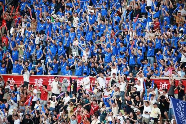 苏超 爆火之后 如何串起单场观众3万人的区域经济联动 足球 苏超 爆火之后 如何串起单场观众3万人的区域经济联动 足球
