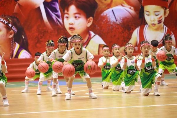 市第十五届全民健身运动会幼儿篮球赛举办 市第十五届全民健身运动会幼儿篮球赛举办