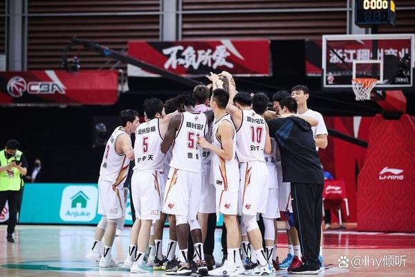 外线不太准 朱正9中3得到8分2助攻 三分5中1 国青男篮