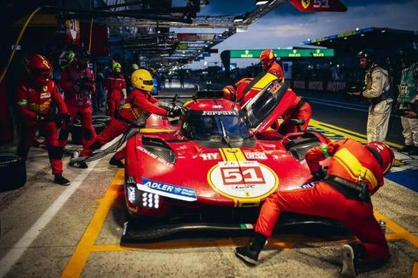 中国车手首夺勒芒24小时耐力赛冠军 法拉利 上海国际赛车场 中国车手首夺勒芒24小时耐力赛冠军 法拉利 上海国际赛车场