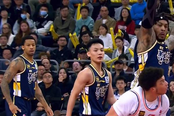 终于来了 广东队休赛期第一笔补强 男篮顶级内线将驰援杜锋 朱芳雨 终于来了 广东队休赛期第一笔补强 男篮顶级内线将驰援杜锋 朱芳雨