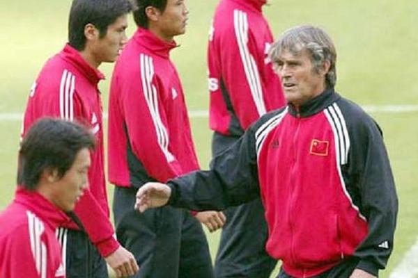 张路 中国足球处于历史最低谷 要达到02年水平需到2038年 米卢