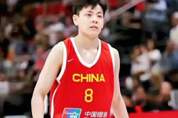 这让人怎么玩 中国女篮半场67 21领先波黑46分 杨舒予17分王思雨