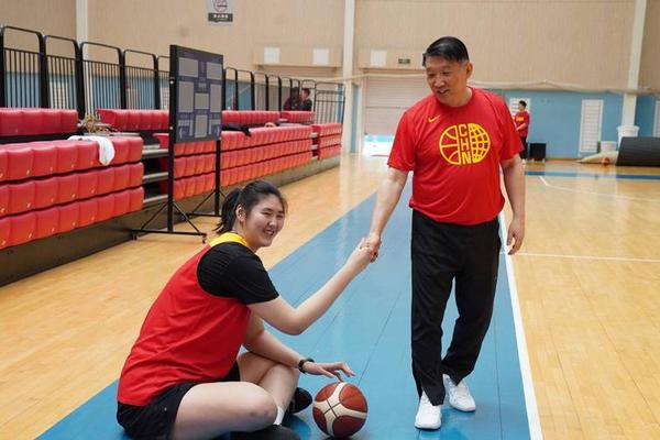 中国女篮46分狂胜波黑开门红 张子宇首秀18 7韩旭15分 宫鲁鸣 中国女篮46分狂胜波黑开门红 张子宇首秀18 7韩旭15分 宫鲁鸣
