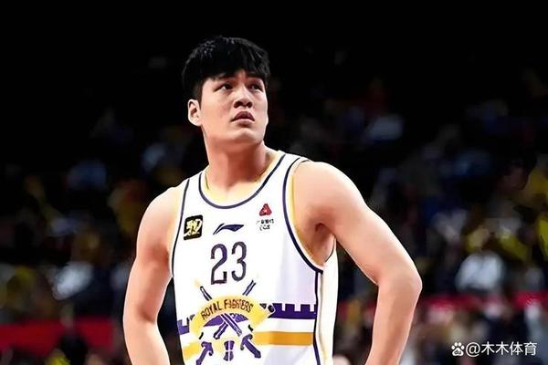 广东叫停陈国豪交易 曝北控索要国手级后卫为筹码 杜锋拒绝拆家 胡明轩 广东叫停陈国豪交易 曝北控索要国手级后卫为筹码 杜锋拒绝拆家 胡明轩