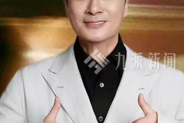 63岁吴镇宇新造型太棒了 没有老人味还越来越年轻 至少年轻20岁 