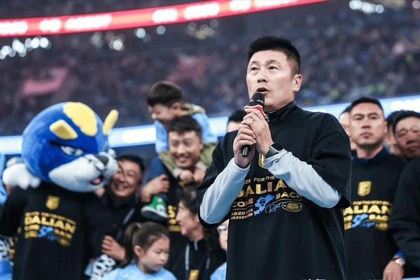 李国旭谈 决战梭鱼湾能够冲超 正是大连足球精神的延续 黄健翔 李国旭谈 决战梭鱼湾能够冲超 正是大连足球精神的延续 黄健翔