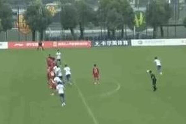 连场双响炮 任意球世界波 彭啸或蝉联最佳球员 崔康熙别无视 连场双响炮 任意球世界波 彭啸或蝉联最佳球员 崔康熙别无视