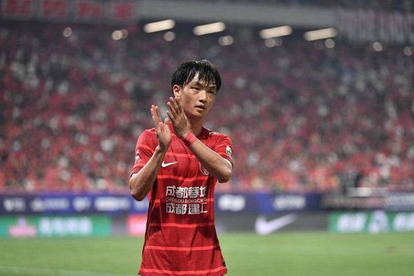 国足急需 29岁杨明洋拥3大优点 踢印尼或成主力 8号位理想人选 国足急需 29岁杨明洋拥3大优点 踢印尼或成主力 8号位理想人选