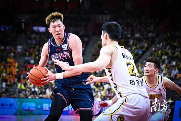 有盼头 CBA下赛季 广东队争冠可以说力压广厦 周琦