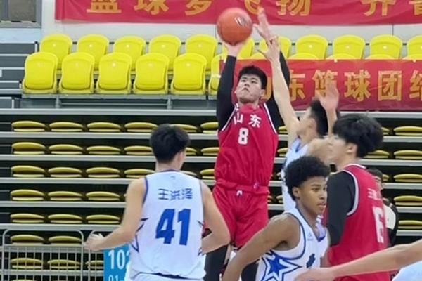 弹无虚发 陈家政4投4中拿到13分3板 三分3中3 负值