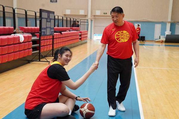 张子宇首秀18分中国女篮轻取波黑 宫鲁鸣快刀斩乱麻 郑薇 许利民 张子宇首秀18分中国女篮轻取波黑 宫鲁鸣快刀斩乱麻 郑薇 许利民