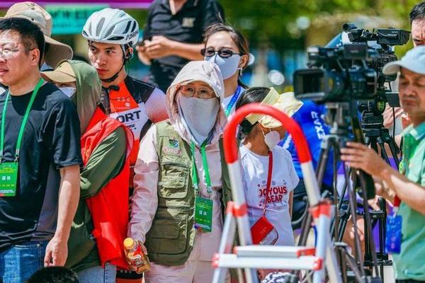 从凌晨到赛后:福山这场环湖赛的幕后更动人! 从凌晨到赛后:福山这场环湖赛的幕后更动人!
