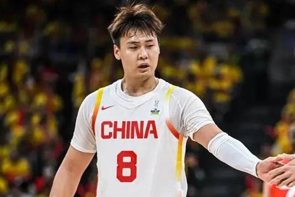 中国男篮克星赛季报销 亚洲杯重大喜讯 男篮最新队长曝光 赵睿 中国男篮克星赛季报销 亚洲杯重大喜讯 男篮最新队长曝光 赵睿