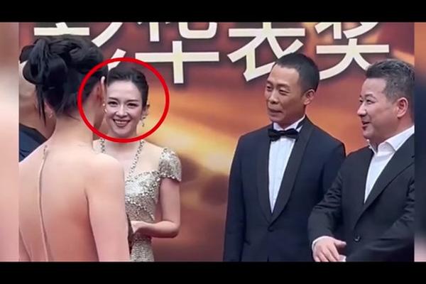 章子怡又玩 小心机剪T恤抢镜失败 造型被嘲 又胖又老杨幂 章子怡又玩 小心机剪T恤抢镜失败 造型被嘲 又胖又老杨幂
