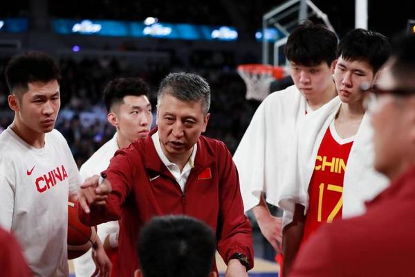 两位王牌前锋可能因伤退出国家队 郭士强能否运筹帷幄周琦 赵睿 亚洲杯 两位王牌前锋可能因伤退出国家队 郭士强能否运筹帷幄周琦 赵睿 亚洲杯
