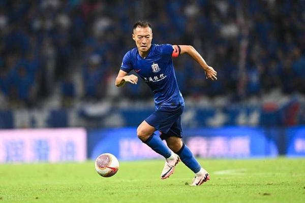 这方面 申花已经领先了角球 吴曦 邵佳一