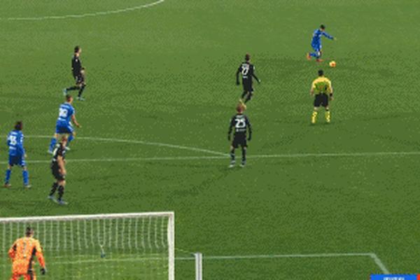 GIF-尤文2-0恩波利第一球 曼朱暴力头槌造乌龙 GIF-尤文2-0恩波利第一球 曼朱暴力头槌造乌龙