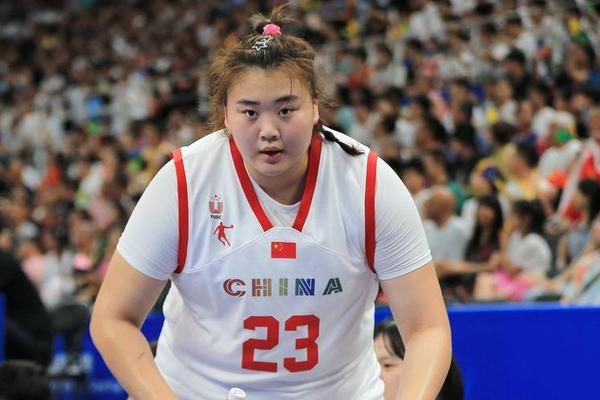 小宝不在 却迎来大宝贝完美首秀 中国女篮热身赛46分大胜开门红 内线 小宝不在 却迎来大宝贝完美首秀 中国女篮热身赛46分大胜开门红 内线
