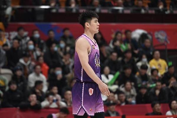 媒体人 一CBA北区中游球队有意陈国豪 希望得到他增加内线厚度 江南
