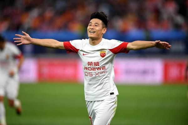 中国足球门面 33岁武磊入选世界最佳阵容 34场37球10助不可阻挡 中超 中国足球门面 33岁武磊入选世界最佳阵容 34场37球10助不可阻挡 中超