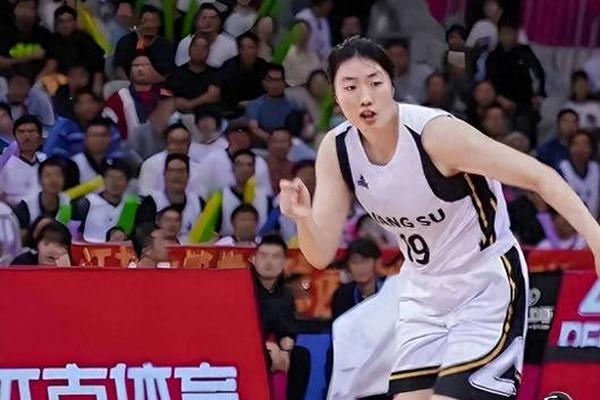 22分5助6断 中国女篮又一23岁王牌崛起 FMVP变2米23女姚明绝配 奥运
