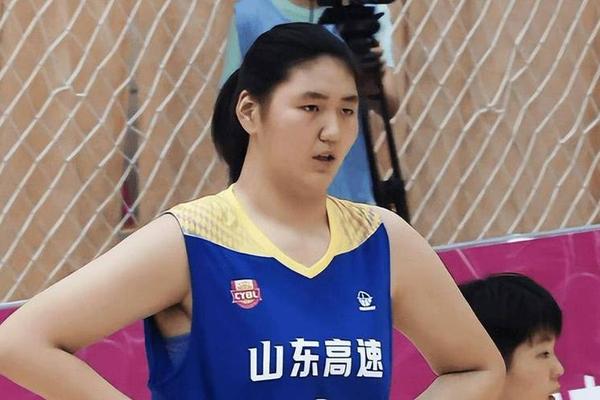 宫鲁鸣 张子宇有身高优势 但对她不能操之过急要防止其出现伤病 中国女篮 宫鲁鸣 张子宇有身高优势 但对她不能操之过急要防止其出现伤病 中国女篮