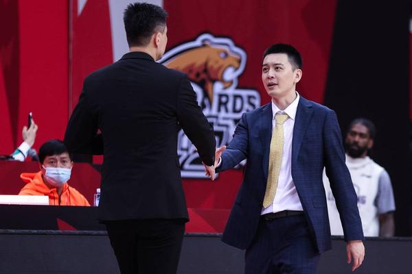 杨鸣 大家都很珍惜四年一次为家乡出战的机会 全运会正赛见 周琦 杨鸣 大家都很珍惜四年一次为家乡出战的机会 全运会正赛见 周琦