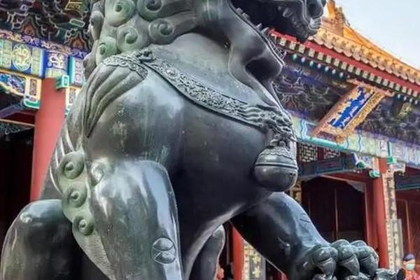 为什么石头狮子口里含一个球？有什麽含义？
