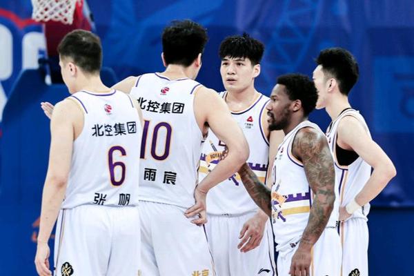北区球队抢走陈国豪 北控男篮索要 白矮广东队可能惨遭截胡 朱芳雨 北区球队抢走陈国豪 北控男篮索要 白矮广东队可能惨遭截胡 朱芳雨