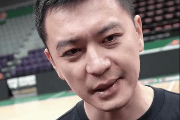 杨鸣宣布重要决定 回归解说席见证NBAG4对决 但无缘和郭艾伦同台 雷霆队 杨鸣宣布重要决定 回归解说席见证NBAG4对决 但无缘和郭艾伦同台 雷霆队