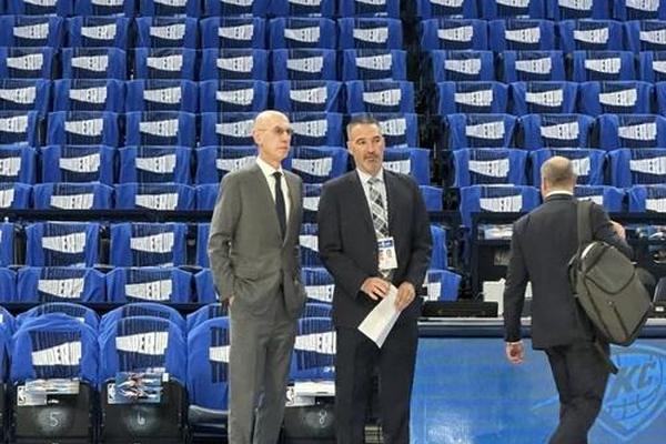 亲自督战 NBA总裁萧华现身雷霆主场观看总决赛天王山之战 雷霆队 步行者队