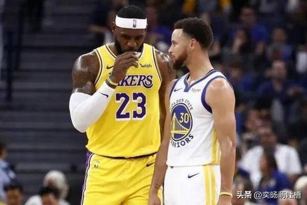 库爹 库里可以打到40比41岁 还想再夺一冠 退役话题为时尚早 库爹 库里可以打到40比41岁 还想再夺一冠 退役话题为时尚早