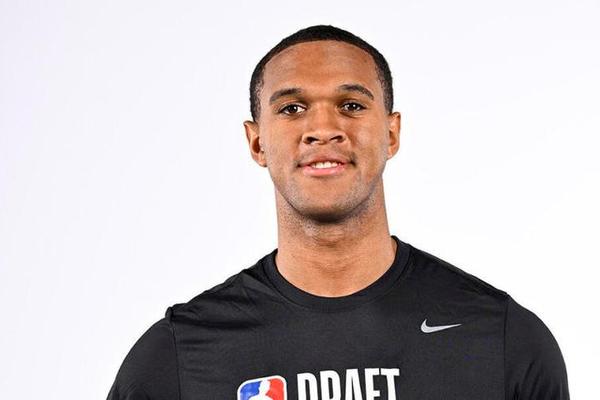 2025年NBA选秀球员之琼 贝林格 足球 总冠军 2025年NBA选秀球员之琼 贝林格 足球 总冠军