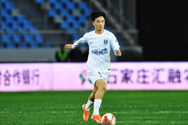 记者谈国足名单 杨明洋是本期国足唯一一名绝对新人 刘若钒 扬科维奇