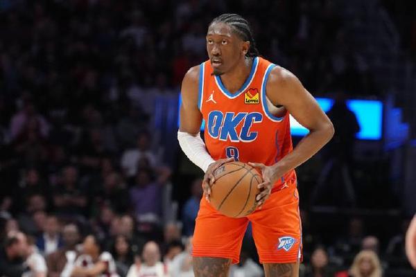 NBA官方 杰威是过去40年总决赛第五位25岁以下连续3场25 得分的球员 韦德
