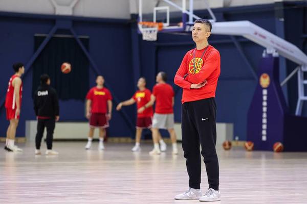 中国男篮集训入队会在北京召开 郭士强表示国家队短期目标是今年亚洲杯 奥运会 世界杯 中国男篮集训入队会在北京召开 郭士强表示国家队短期目标是今年亚洲杯 奥运会 世界杯