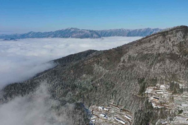 永德大雪山：白雪皑皑造秘境，林海莽莽拥平湖