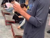 练踢腿 啃黄瓜 马刺官博 文班的少林寺修行接近尾声了