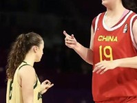 8000人来看张子宇 2米26中锋国家队首秀完美 对手主帅猛夸无敌 奥运