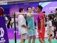 聚焦 乌鲁木齐林丹杯星光璀璨 伍家朗男单称王 八强