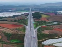 自驾游云南最美高速公路