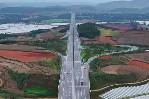 自驾游云南最美高速公路