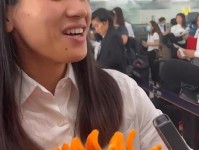陈巧珠晒女超误判视频 真是离谱他妈给离谱开门到家了 广东女足