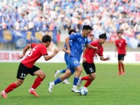 新华社 苏超第四轮场均观众超2比5万 比赛氛围堪比职业联赛 淮安