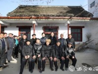 中国首富暨恒大老板许家印携妻回家乡河南 发妻丁玉梅露面