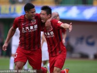 上港5-2逆袭富力3连胜 武磊大四喜胡尔克扎哈维破门